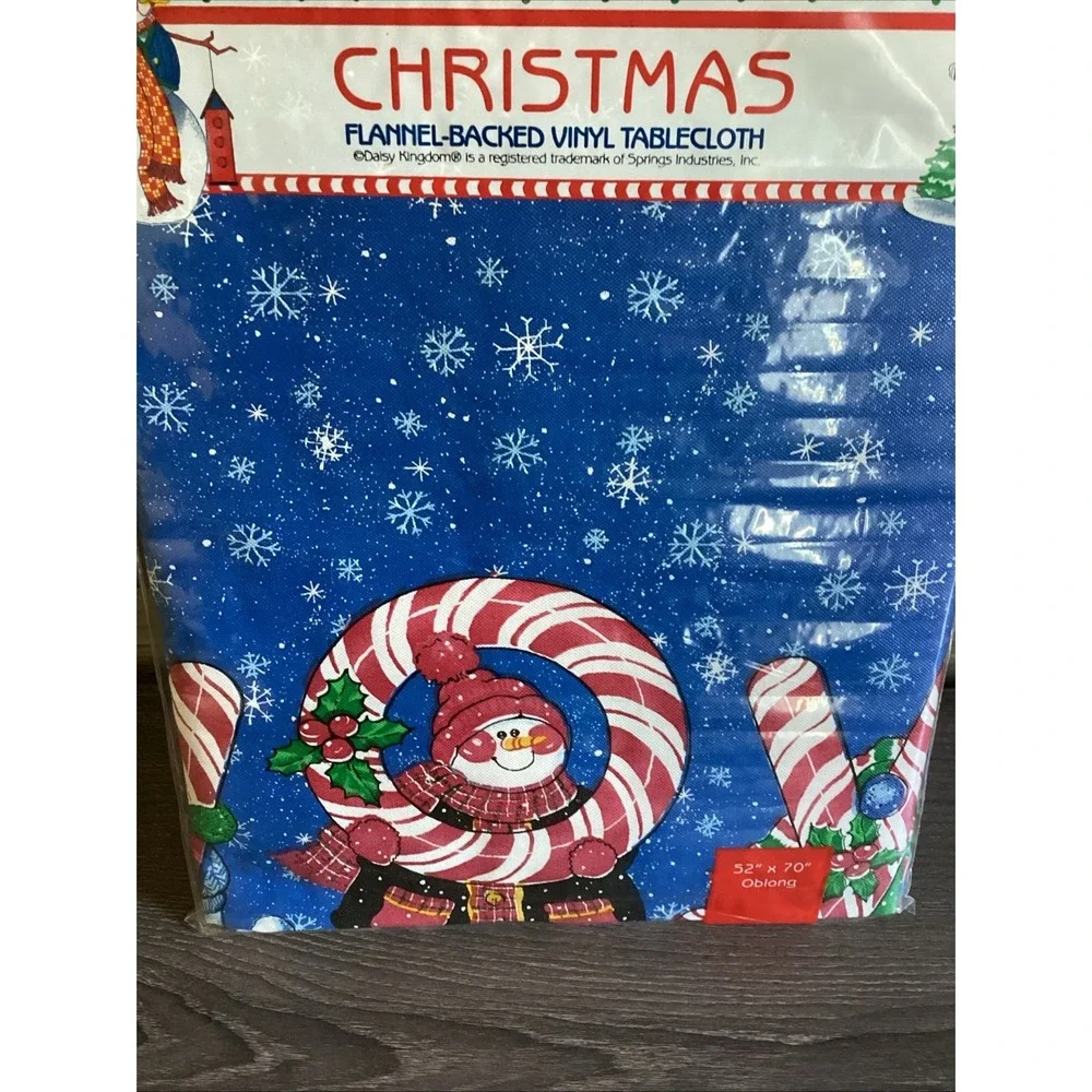 Vtg Daisy Kingdom Vinyl Christmas Table Cloth 52 X 70 Oblong Flannel Backed